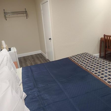 קלאמאת' פולס Majestic Inn & Suites מראה חיצוני תמונה