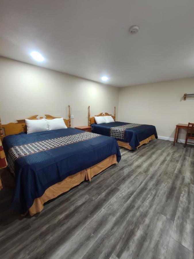קלאמאת' פולס Majestic Inn & Suites מראה חיצוני תמונה