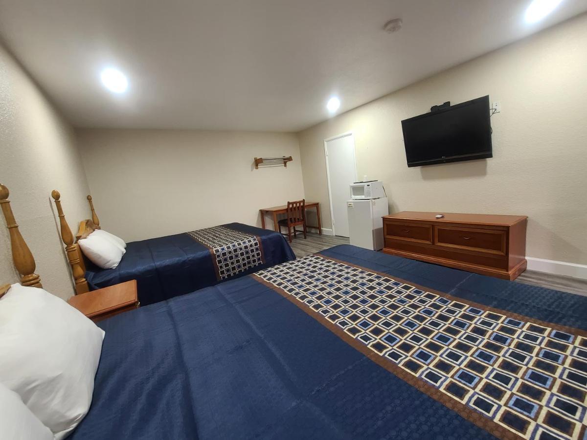 קלאמאת' פולס Majestic Inn & Suites מראה חיצוני תמונה