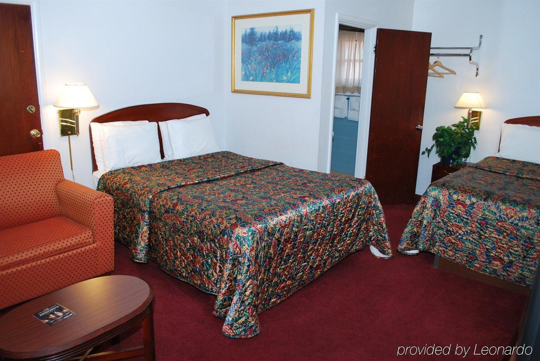 קלאמאת' פולס Majestic Inn & Suites חדר תמונה