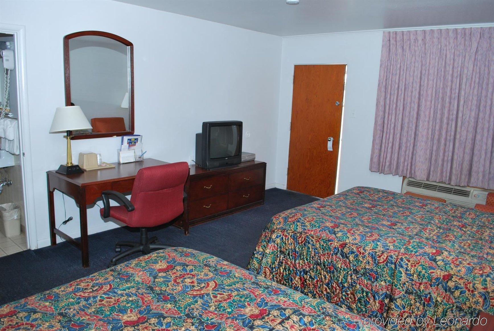 קלאמאת' פולס Majestic Inn & Suites חדר תמונה