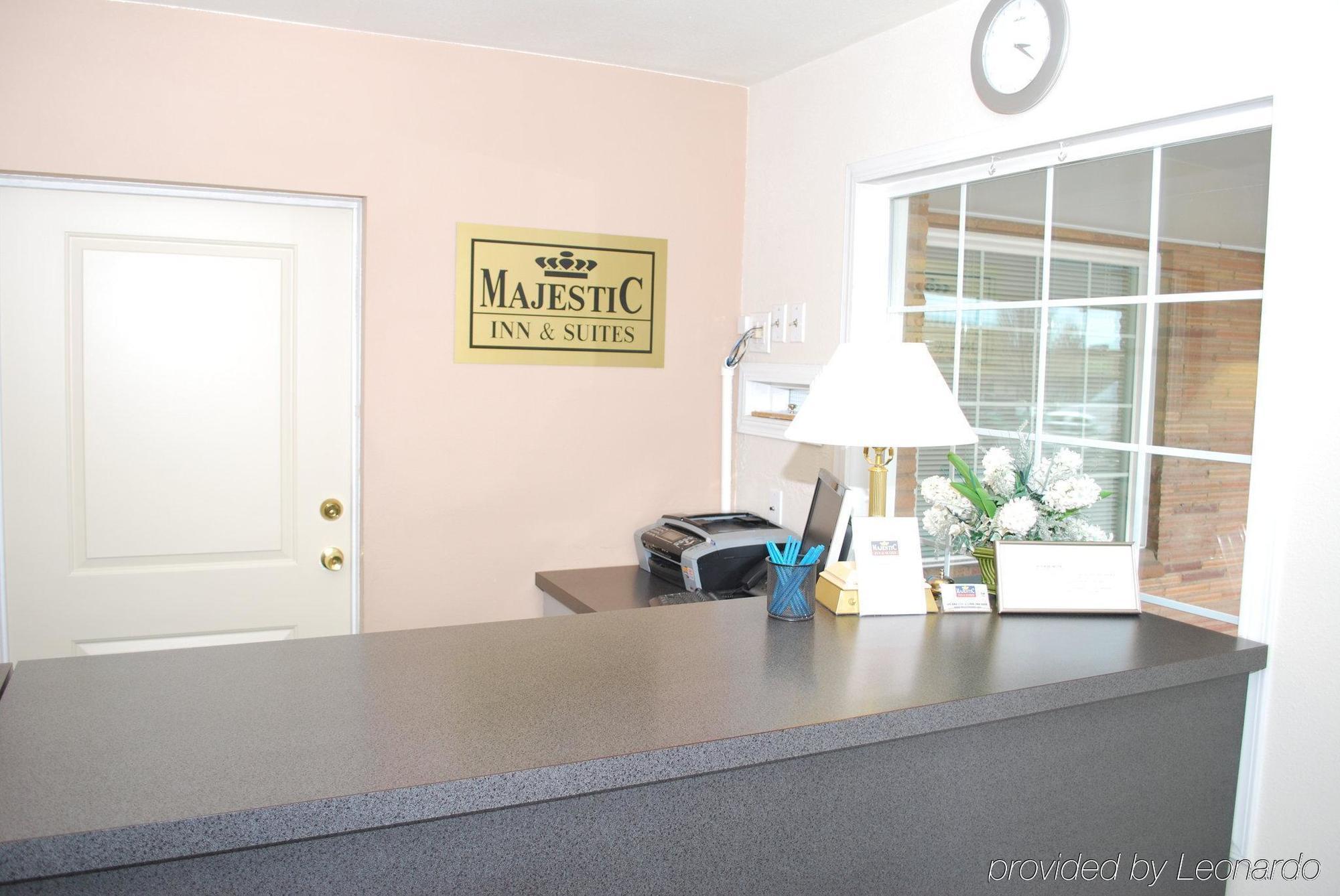 קלאמאת' פולס Majestic Inn & Suites מראה חיצוני תמונה